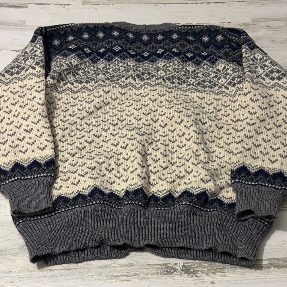 Dale of Norway 100% Wool  Gray and Cream Patterned Cardigan Size Large - Picture 6 of 12